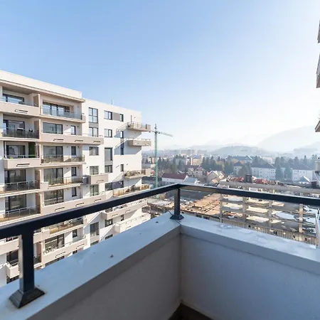 Mohost Roa - Elegant Retreat With Mountain View *