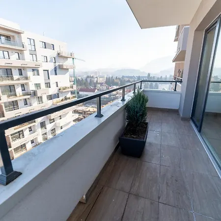 Appartement Mohost Roa - Elegant Retreat With Mountain View Braşov