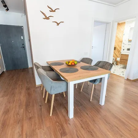 Mohost Roa - Elegant Retreat With Mountain View Braşov