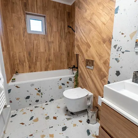 Appartement Mohost Roa - Elegant Retreat With Mountain View Braşov