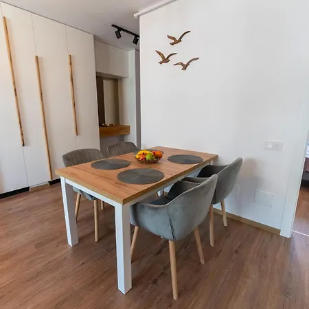 Appartement Mohost Roa - Elegant Retreat With Mountain View Braşov